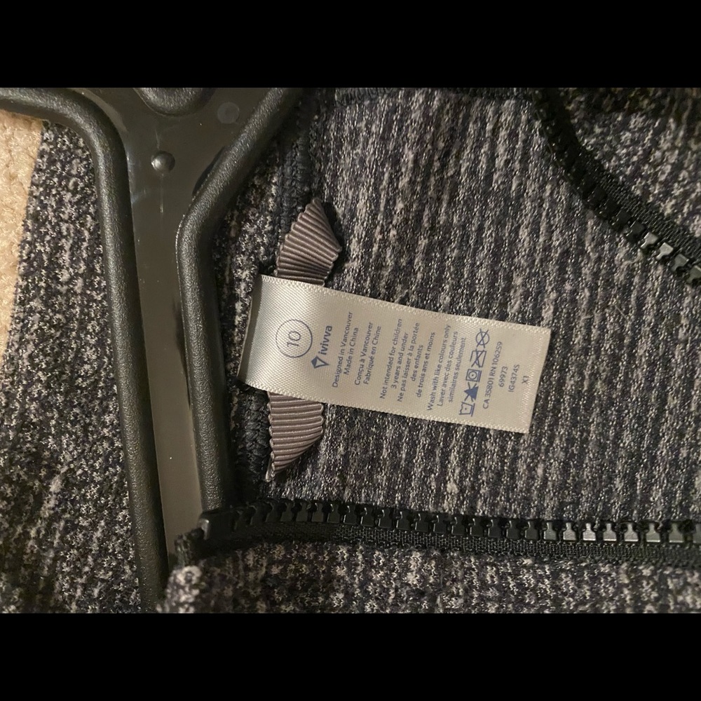 Ivivva jacket - Picture 3 of 3